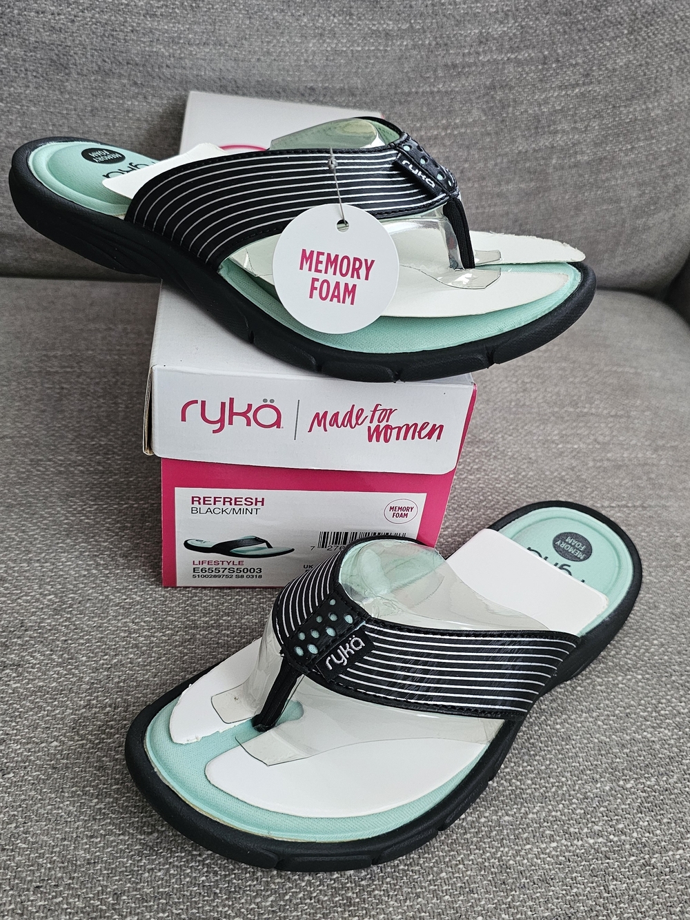 NWT Ryka Refresh Black Mint Women's Memory Foam Thong T-strap Sandals Flops 7M